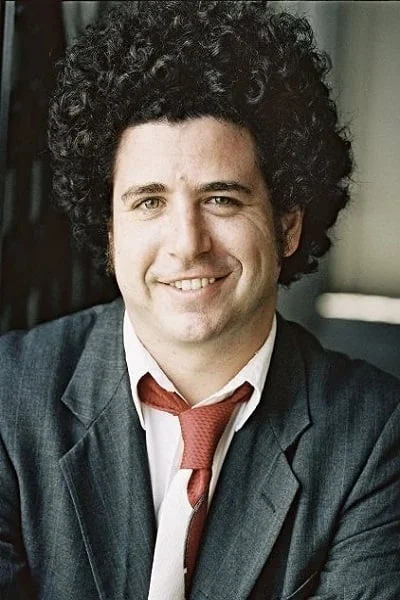 Zachary Steel headshot